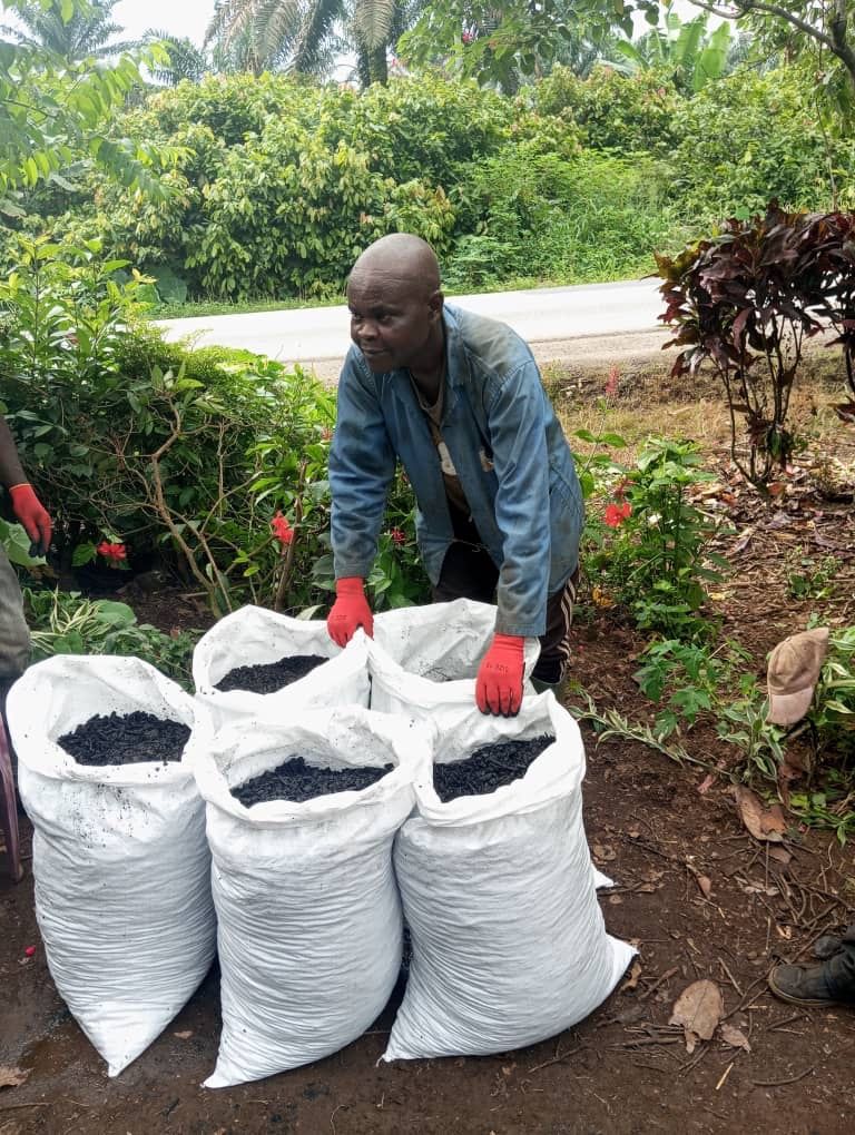 Biochar artisanal au Cameroun — 2