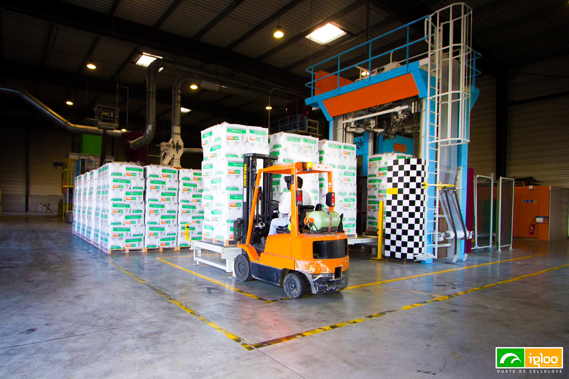 Production d'isolants en ouate de cellulose au cœur de la Vendée — 1